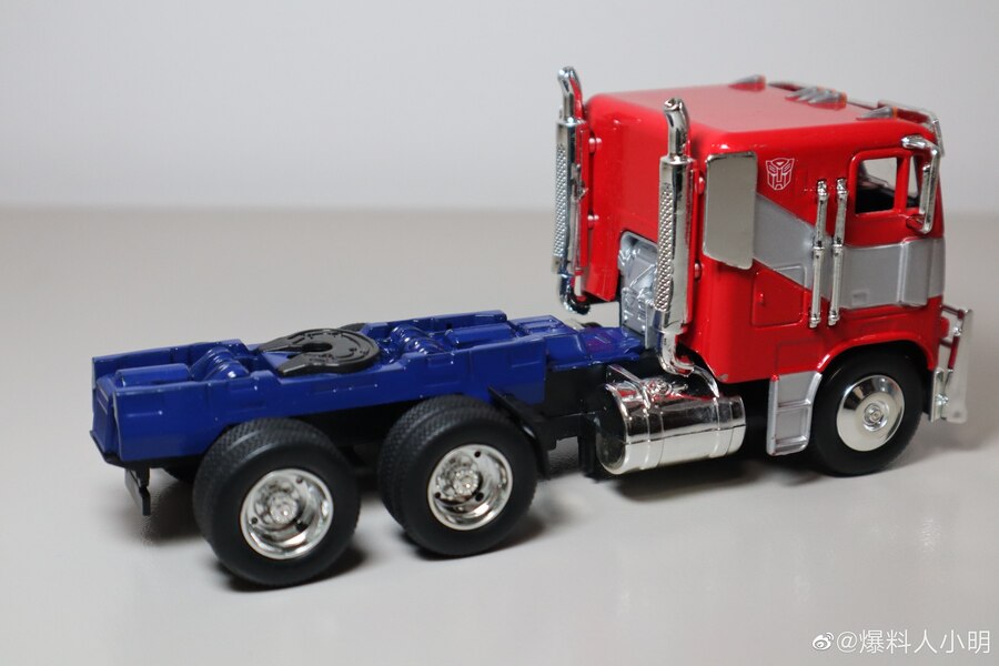  In Hand Image Of Jada Toys Transformers Rise Of The Beasts Optimus Prime  (8 of 9)